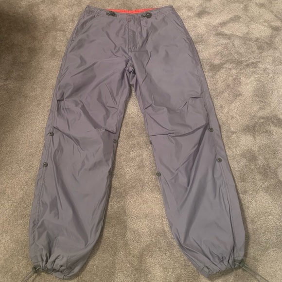 Size M GAP -Women's Parachute Cargo Pants, Casual Streetwear nylon embroidered - Picture 2 of 6